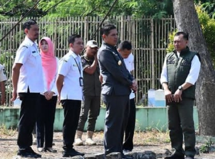 Pj Bupati Bondowoso M.Hadi Wawan Guntoro, S.STP, M.Si, CIPA Bersama Pj Setda dan Beberapa Kepala OPD, Saat Tinjau Kondisi Jembatan Ki Ronggo