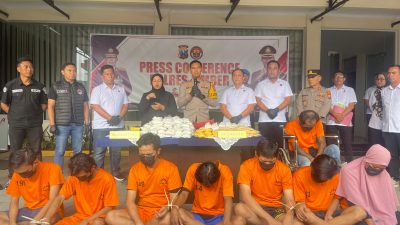 8 Orang Tersangka Saat Pres Release di Mapolres Jember