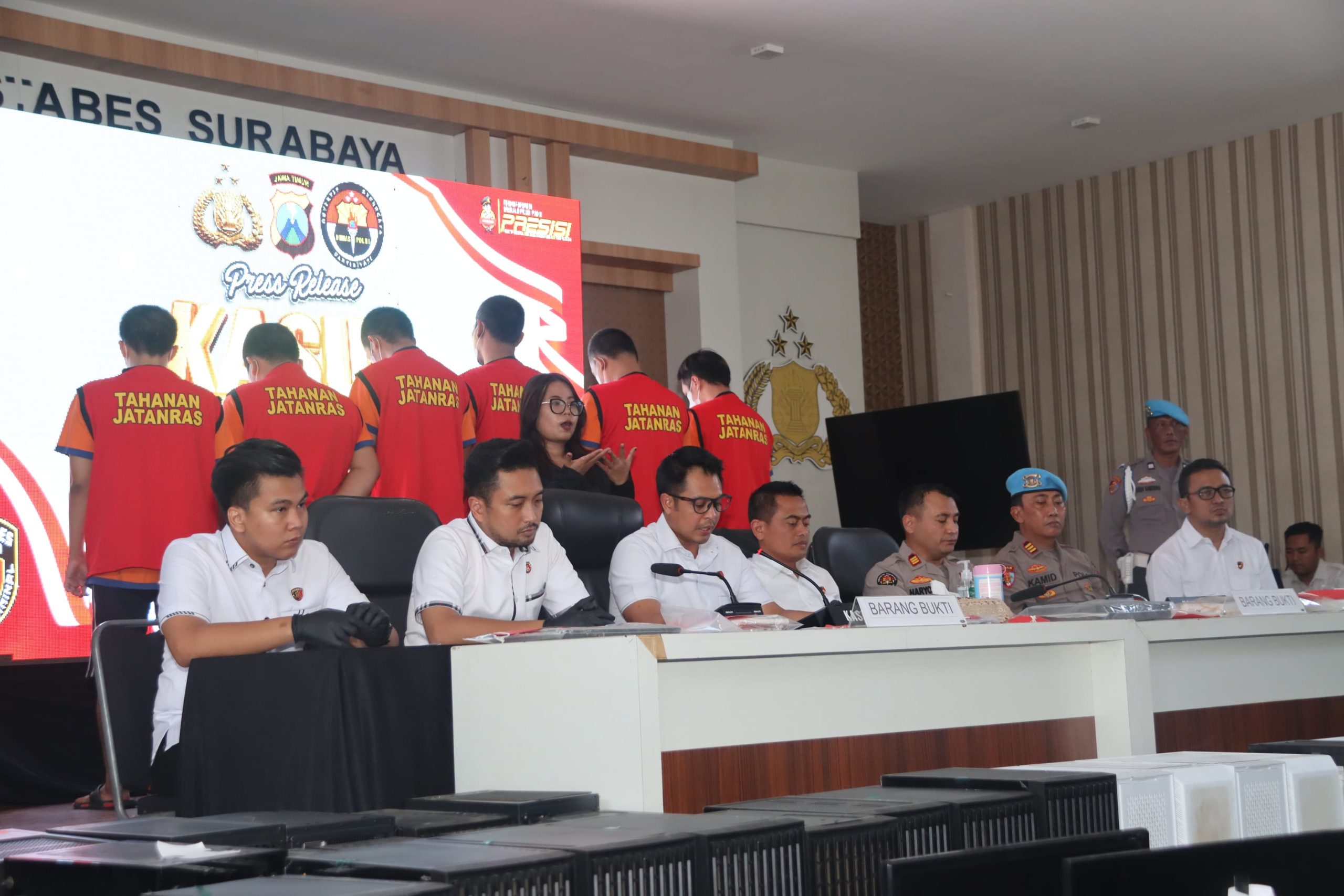 Pers Conference Polrestabes Surabaya Ungkap Judi Online