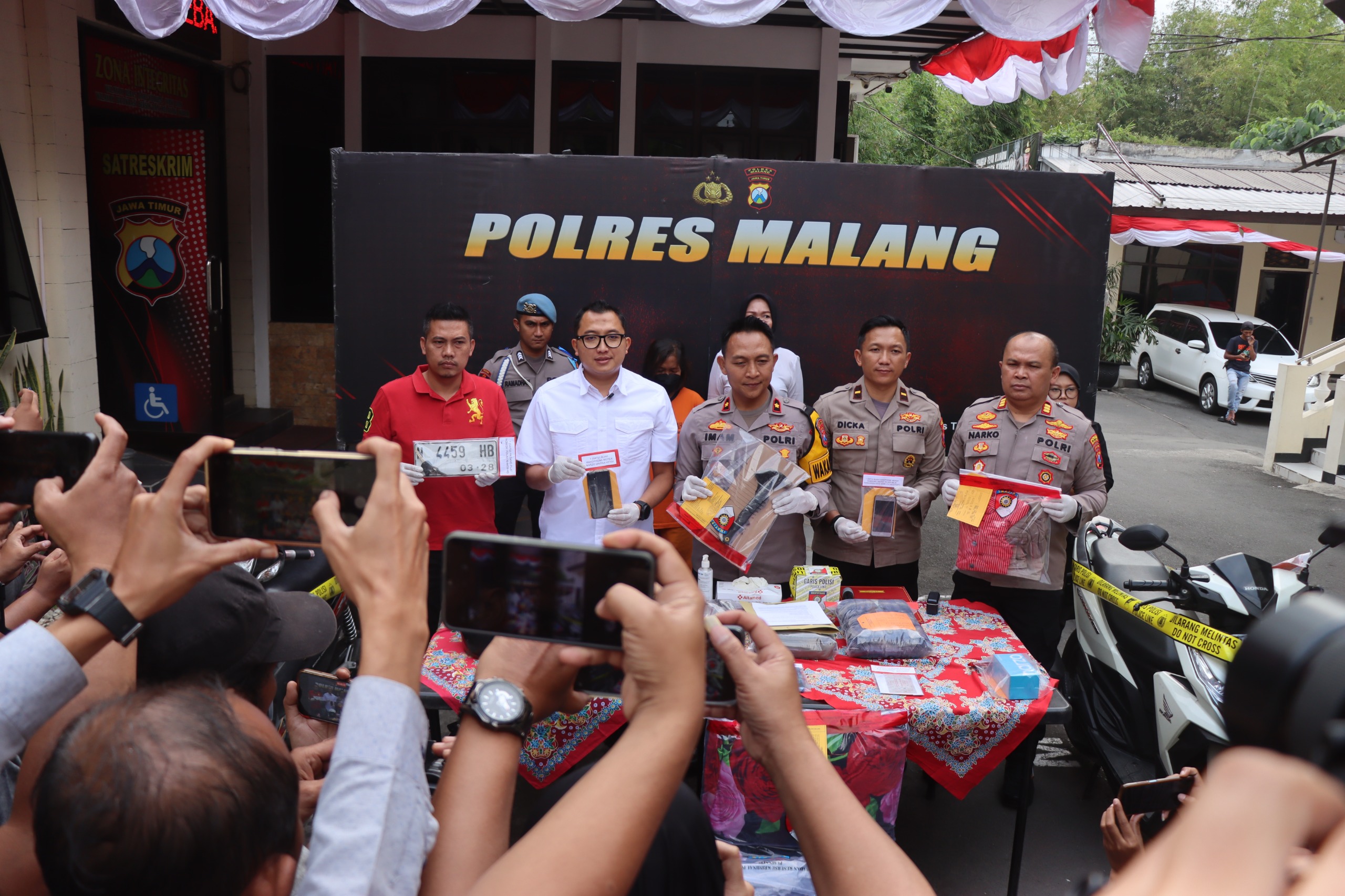 Pres Conference Polres Kota Malang Tetapkan Terduga Pembunuhan IRT