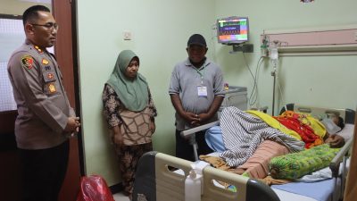 Kapolres Probolinggo Kota Kunjungi Korban Laka Perlintasan Kereta Api, Beri Dukungan dan Doa