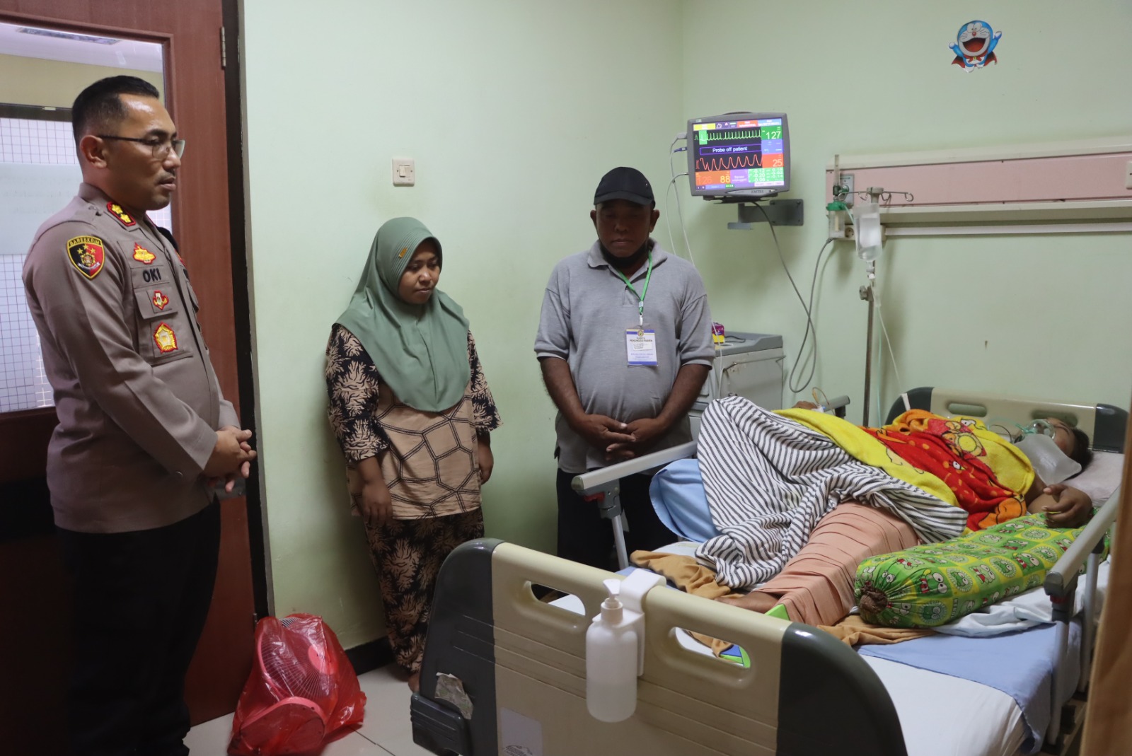 Kapolres Probolinggo Kota Saat Kunjungi Korban Laka di Perlintasan KA