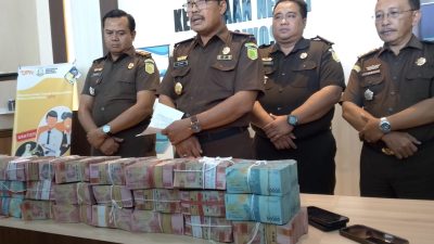 Kejaksaan Negeri Bondowoso Saat Pres Release Pengembalian Uang 2,2 Milliar Hasil Tindak Pidana Korupsi Pada Dinas BSBK