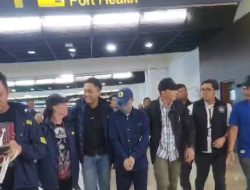 2 Pelaku Kasus Judi Online Libatkan Pegawai Komdigi Tiba di Bandara Soetta