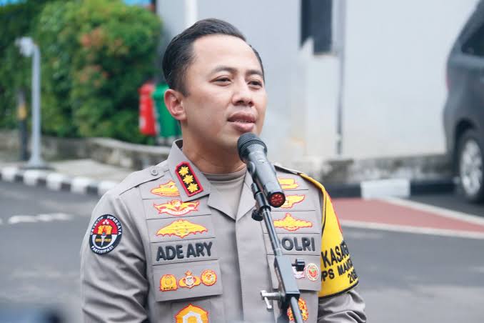 Kabid Humas Polda Metro Jaya Kombes Ade Ary Syam Indradi Saat Memberi Keterangan Pers