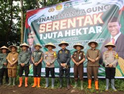 Wujudkan Program Ketahanan Pangan Forkopimda Kabupaten Bondowoso Tanam Jagung di Lahan 1 Juta Hektar
