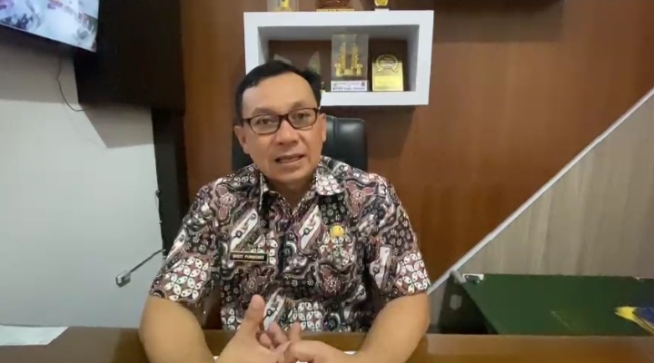 Kalaksa BPBD Kabupaten Bondowoso, Drs. Sigit Purnomo, M.M, Saat Sesi Wawancara Bersama Awak Media Dikantornya