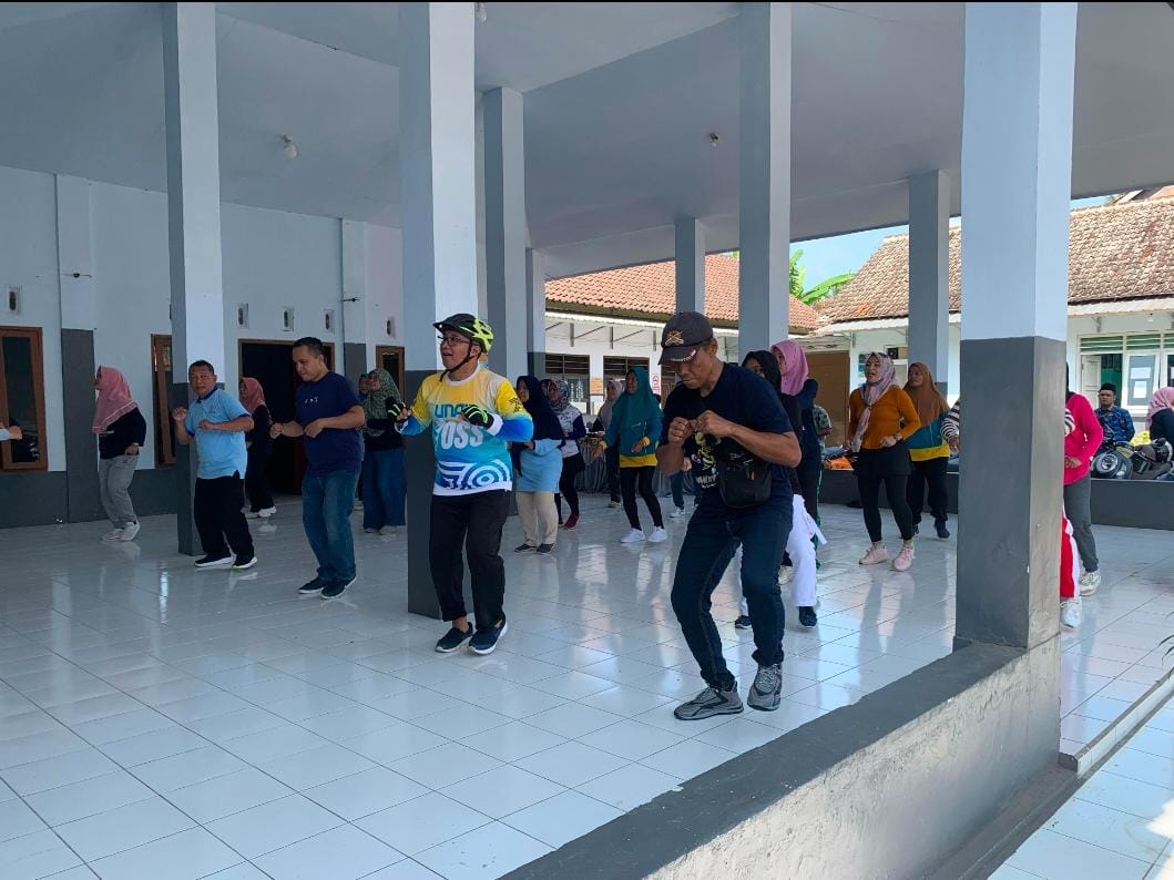 Pemerintah Desa Sumbersuko Gelar Latihan Persiapan Lomba Kampung Keluaraga