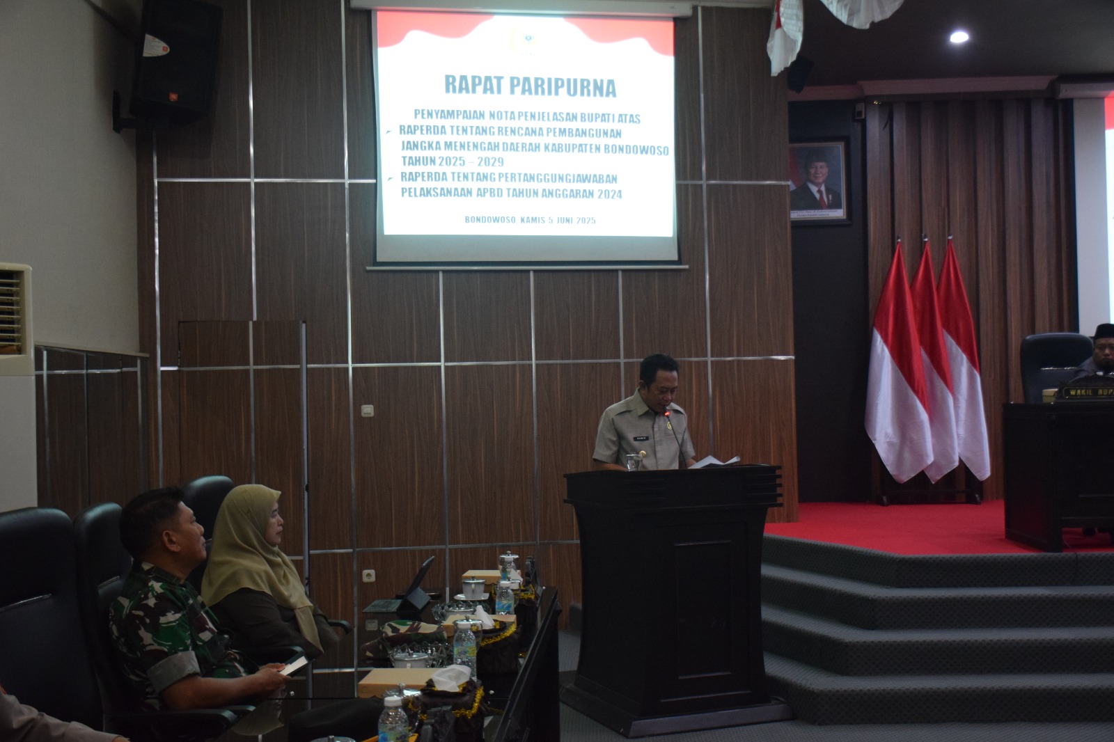 Bupati Bondowoso Saat Bahas Raperda RPJMD 2024-2029 DIgedung Graha Paripurna DPRD Bondowoso