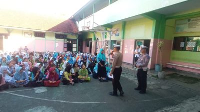 Edukasi Sosialisasi Berlalu Linlas Tak Harus Dijalan Satlantas Polres Bondowoso disekolah