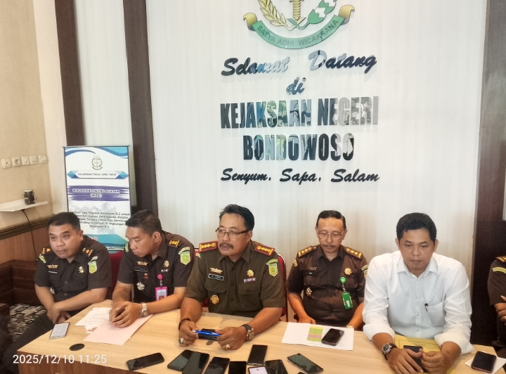 Kejaksaan Negeri Bondowoso Saat Pres Release Kasus Korupsi Dana Desa ( Foto : Dok/ekojhalu)