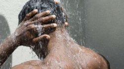 Telat Mandi Junub hingga Subuh, Apakah Puasa Batal? Ini Penjelasan Hukumnya