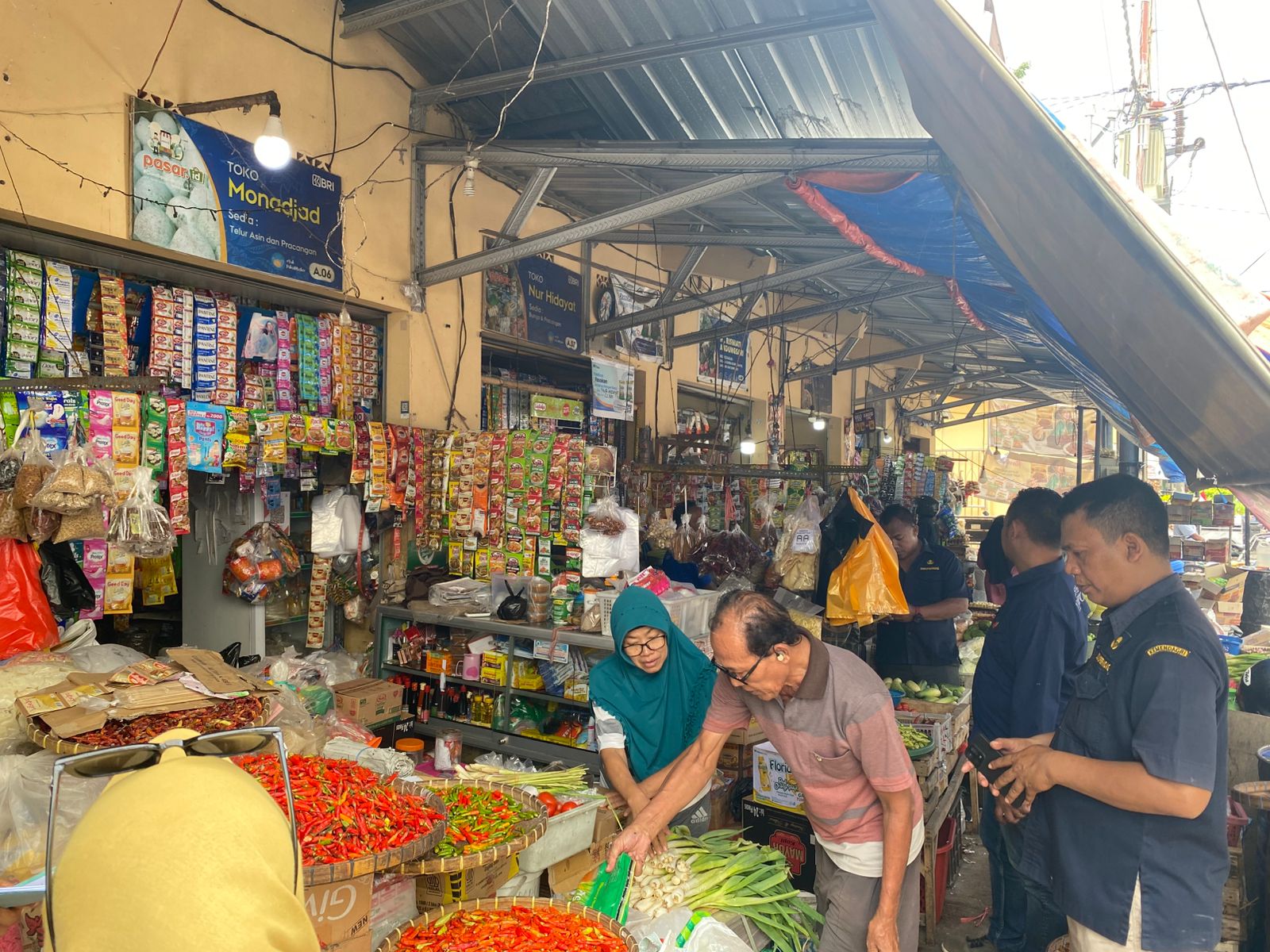Polres Bondowoso Pantau Harga Bapokting di Pasar Induk, Pastikan Stok Aman dan Harga Stabil