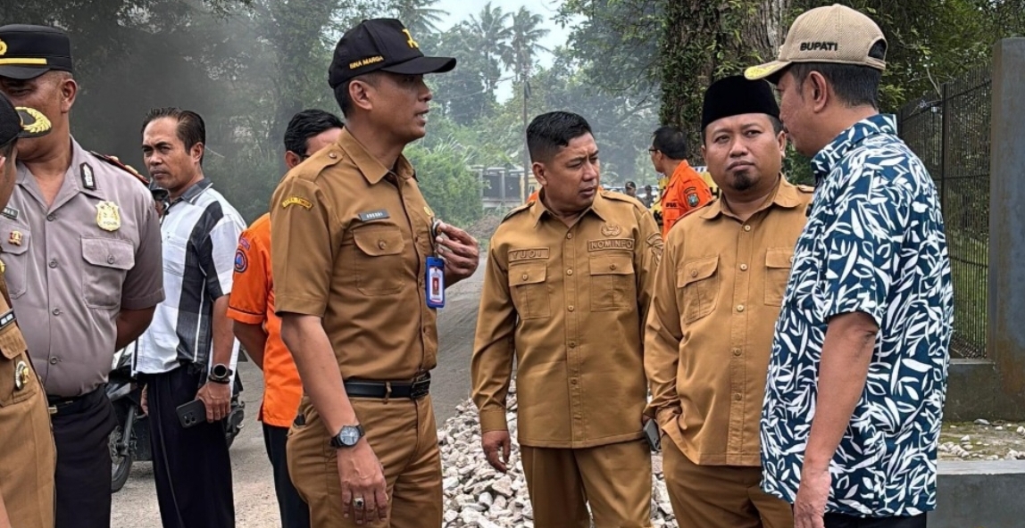 Bupati Bondowoso Tinjau Perbaikan Jalan Karangmelok, Pastikan Infrastruktur Desa Dibangun Terintegrasi