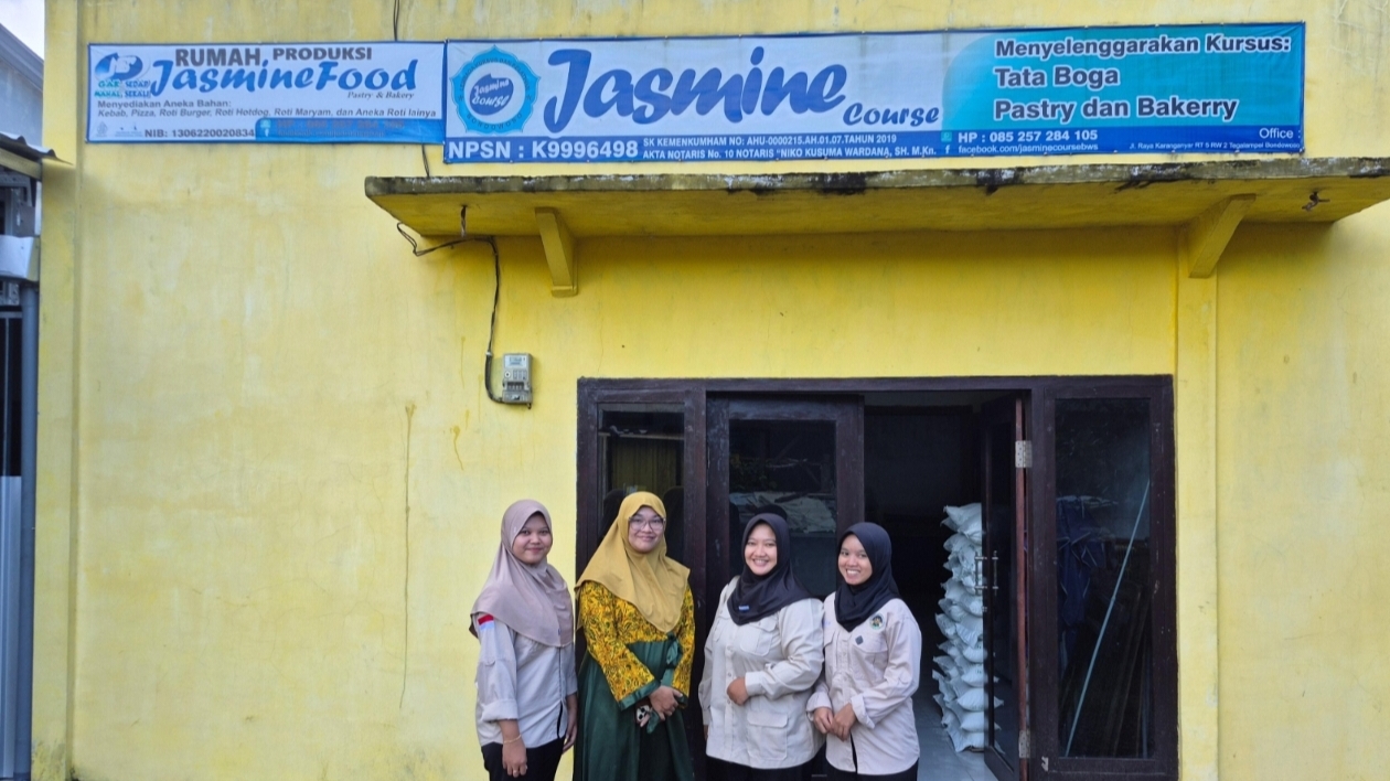 Kisah di Balik UMKM Jasmine Food, Pemasok Roti Kering untuk Program MBG SPPG di Bondowoso