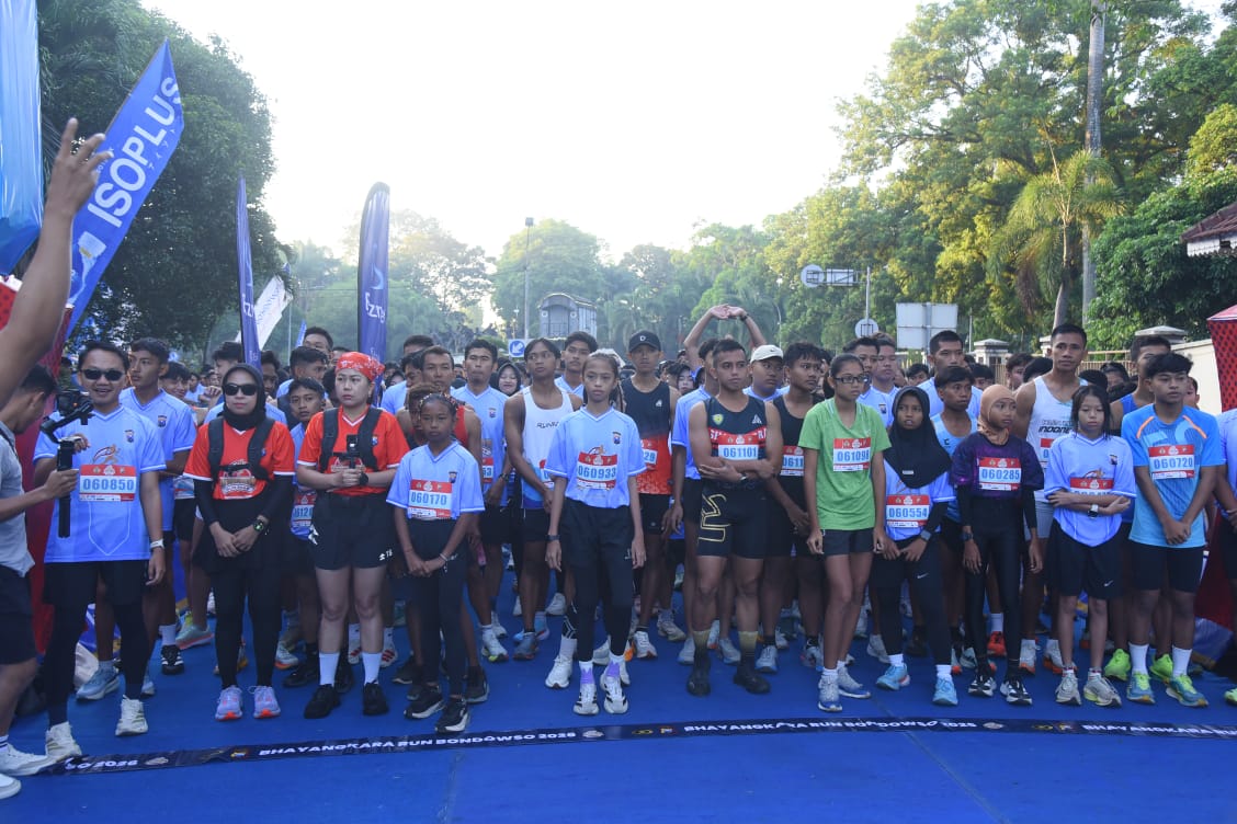 Ribuan Peserta Meriahkan Bhayangkara Run 5K Polres Bondowoso dalam Peringatan Hari Bhayangkara ke-80