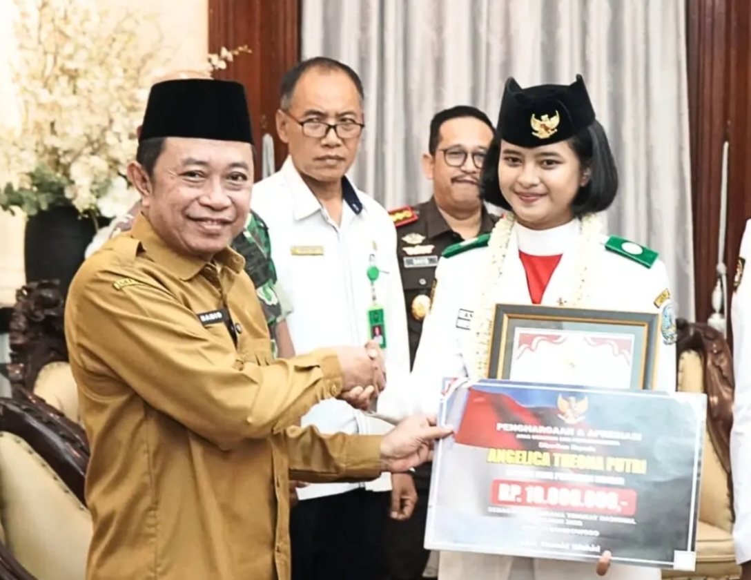Sambut Paskibraka Berprestasi, Bupati Bondowoso Beri Penghargaan