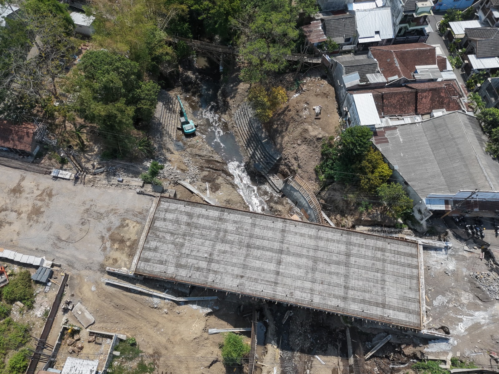Jembatan Sentong Bondowoso Ditargetkan Dibuka 6 November, Kendaraan Roda Dua dan Pribadi Jadi Prioritas